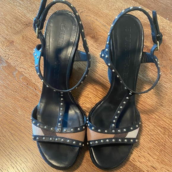 Burberry Studded Check Wedge - Picture 2 of 6